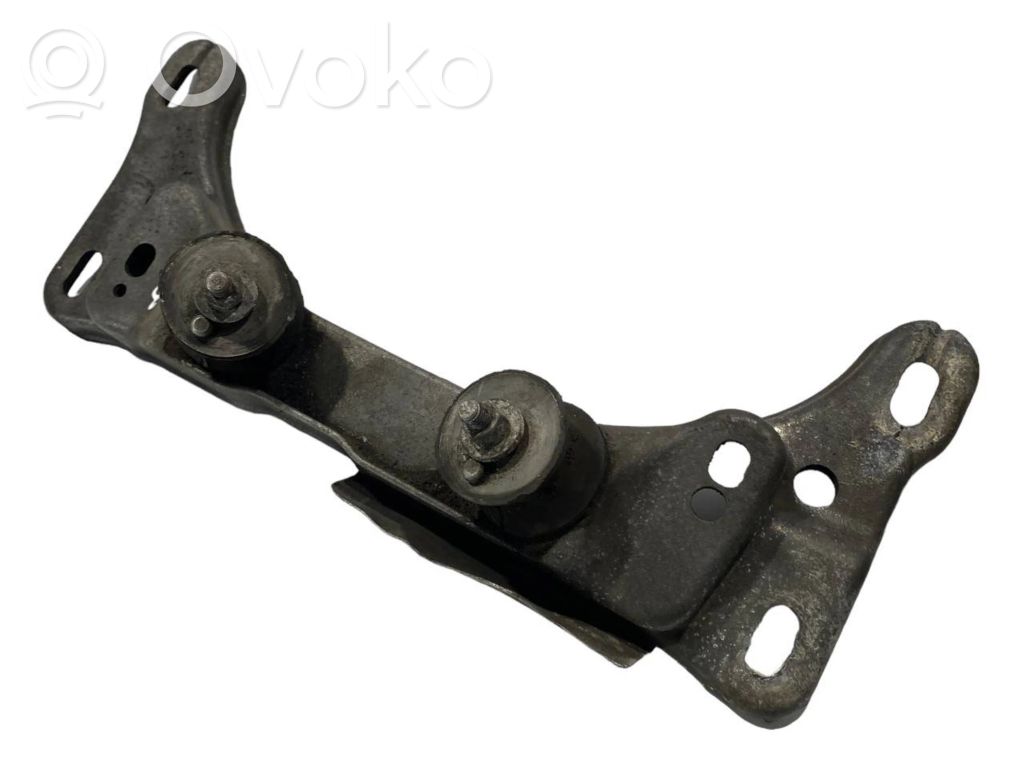 Transmission mounting bracket
