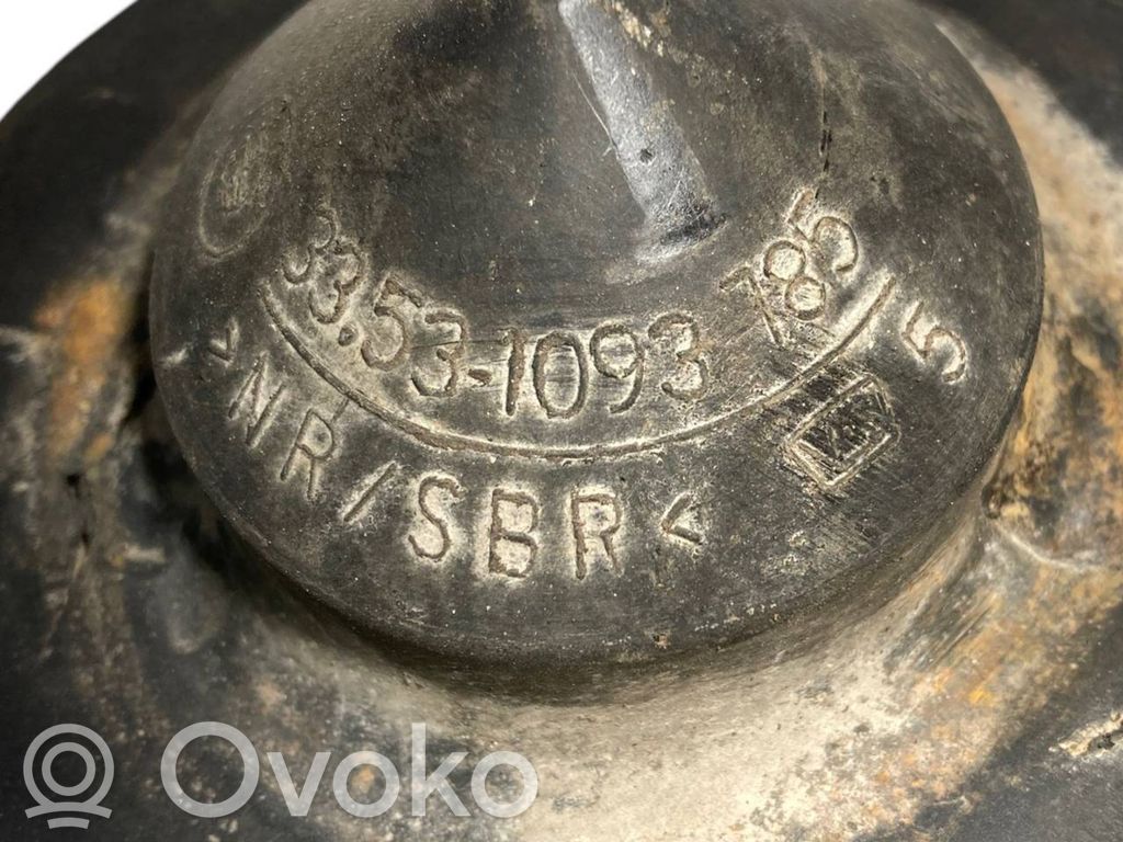 Aizmugurē riteņa rumbas vārpstas šarnīrs (stupica, capfa)