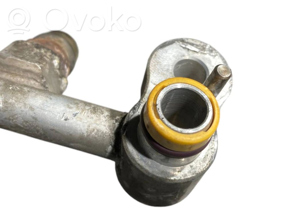 Air conditioner pipe(s) / hose(s)