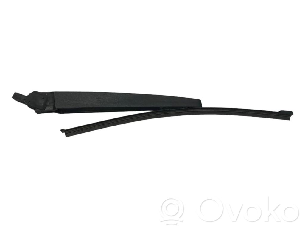 Rear window wiper arm