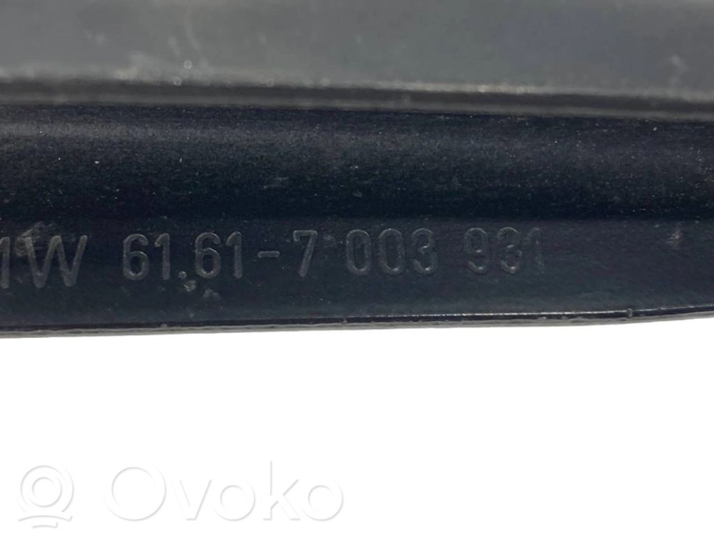 Windshield wiper arm
