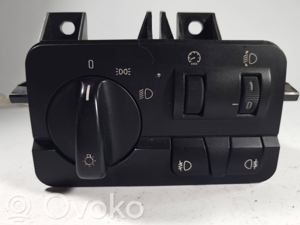 Headlight switch