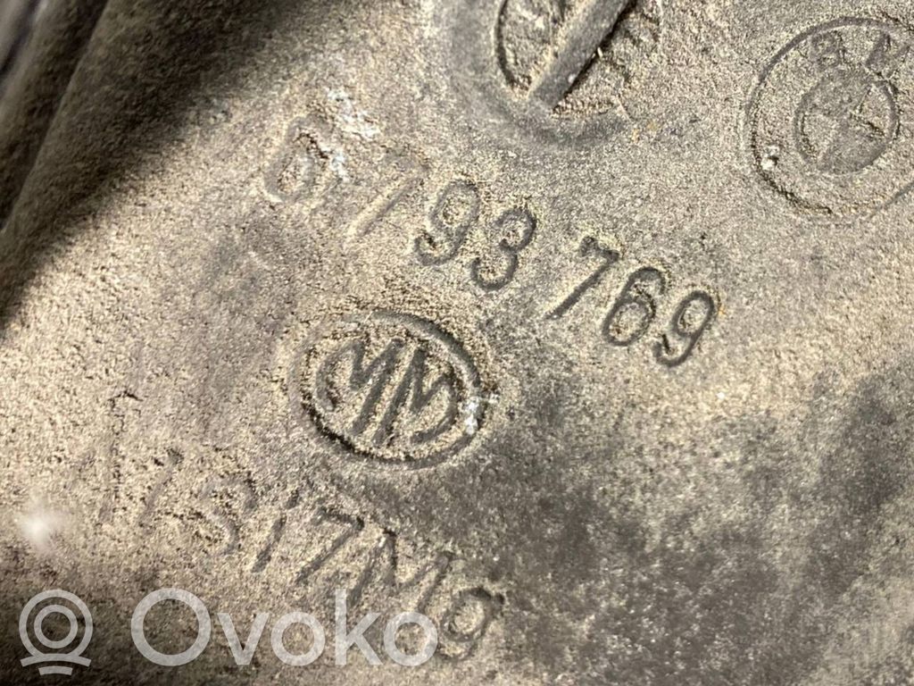 Aizmugurē riteņa rumbas vārpstas šarnīrs (stupica, capfa)