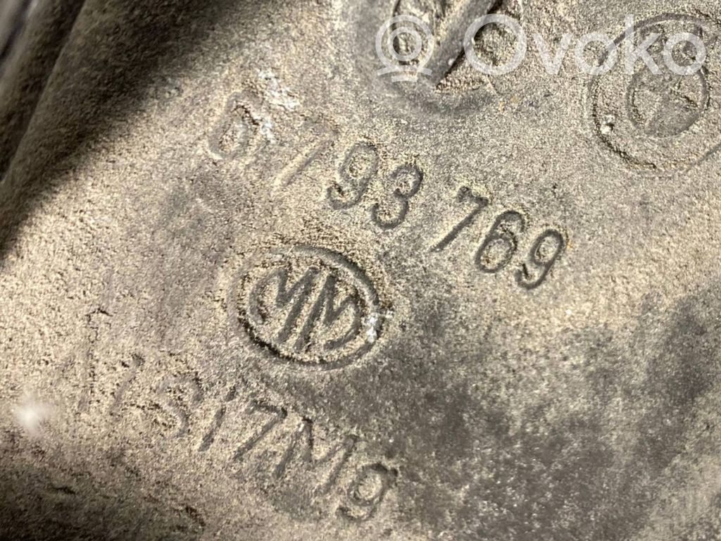 Aizmugurē riteņa rumbas vārpstas šarnīrs (stupica, capfa)