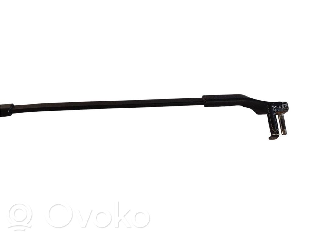 Priekšējā loga tīrītāja kājiņa