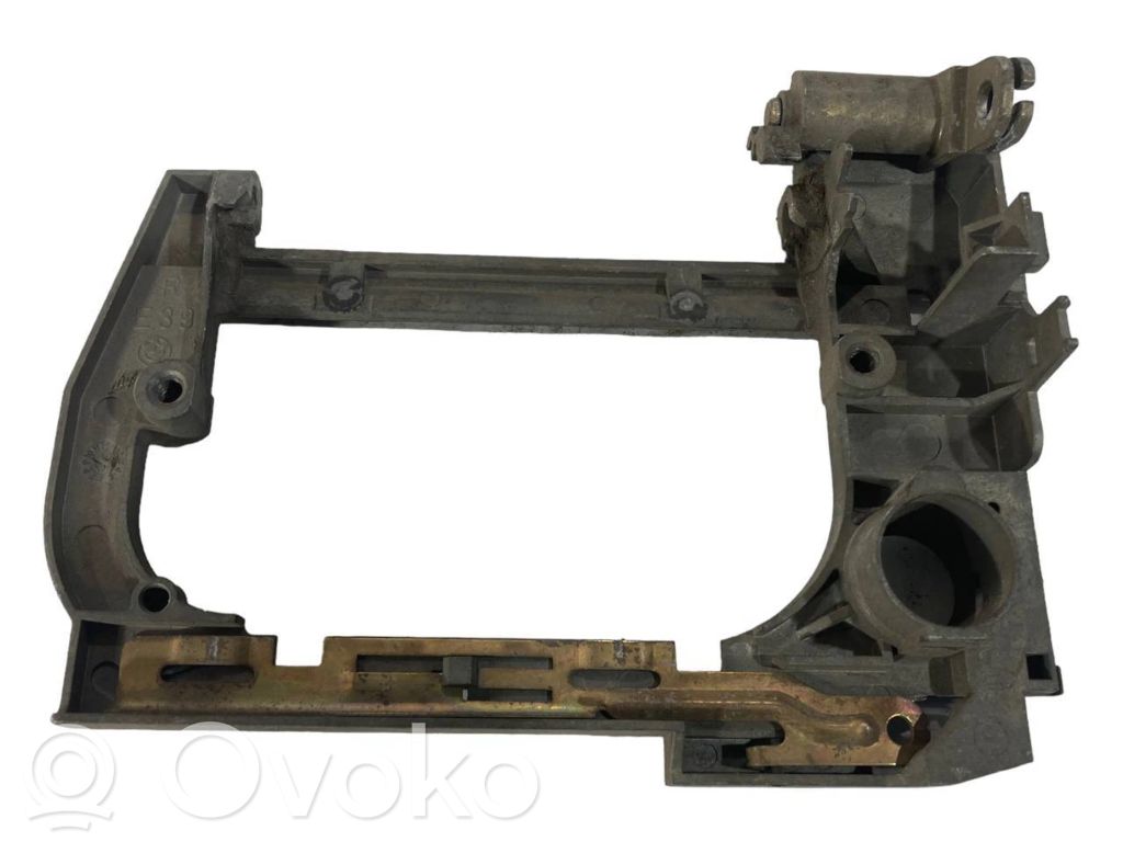 Holder/bracket for external opening handle at the front