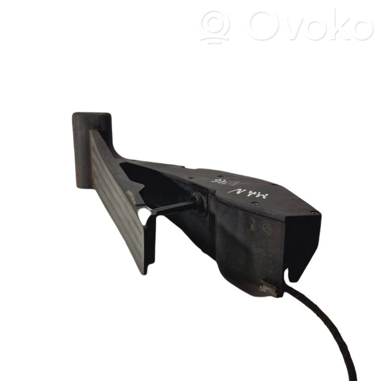 Педаль акселератора