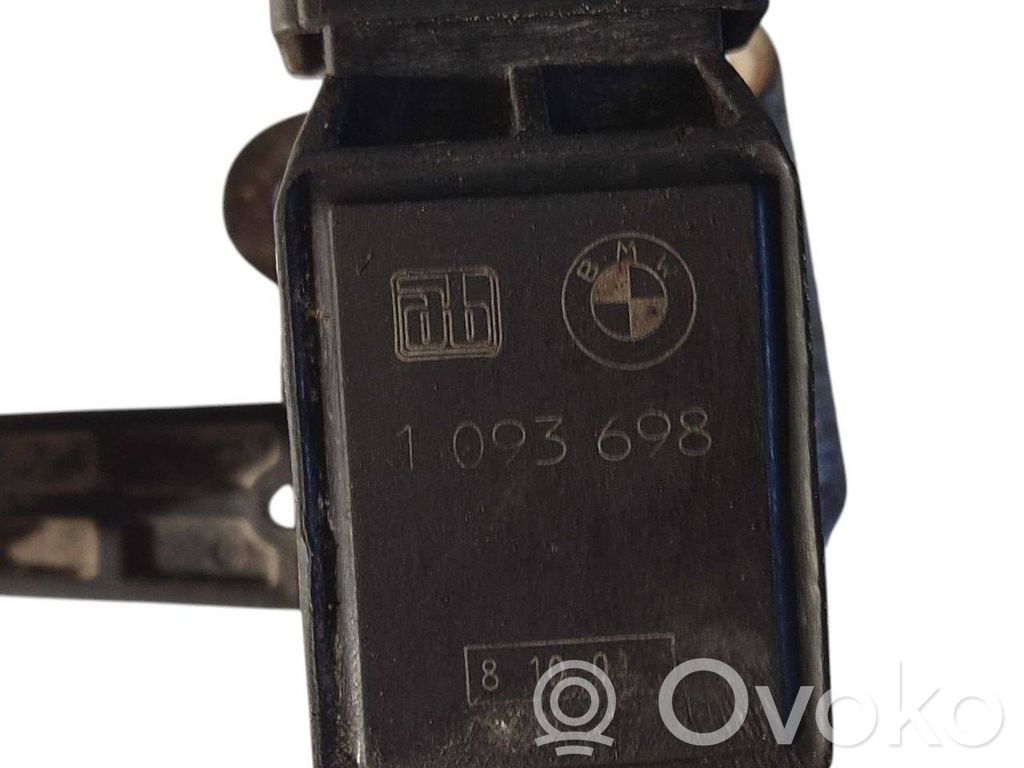 Augstuma sensors (priekšējo lukturu)