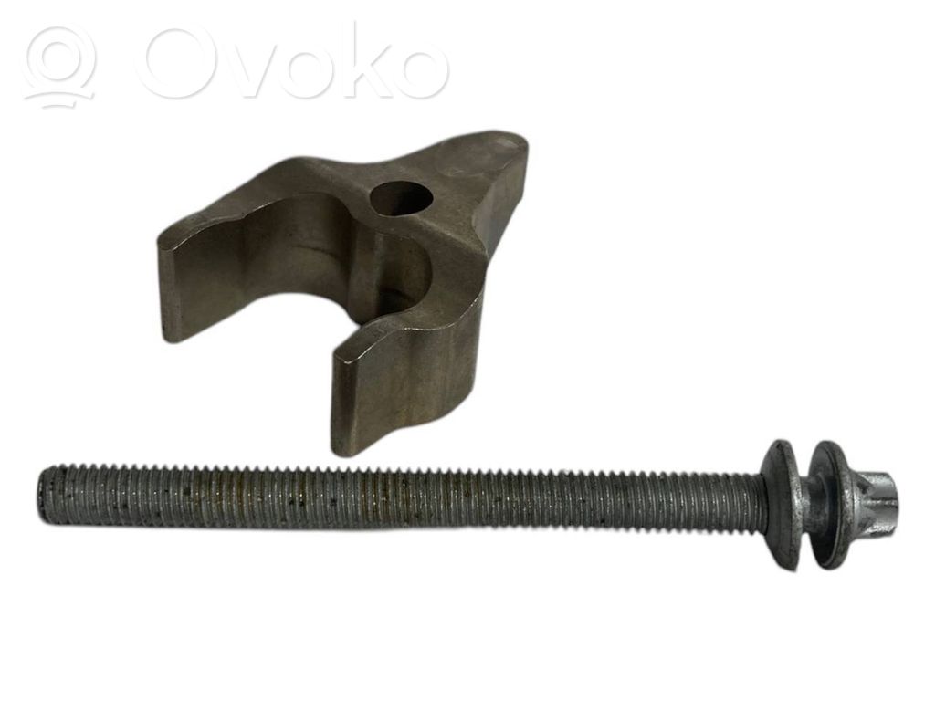 Nozzle holder/shoulder