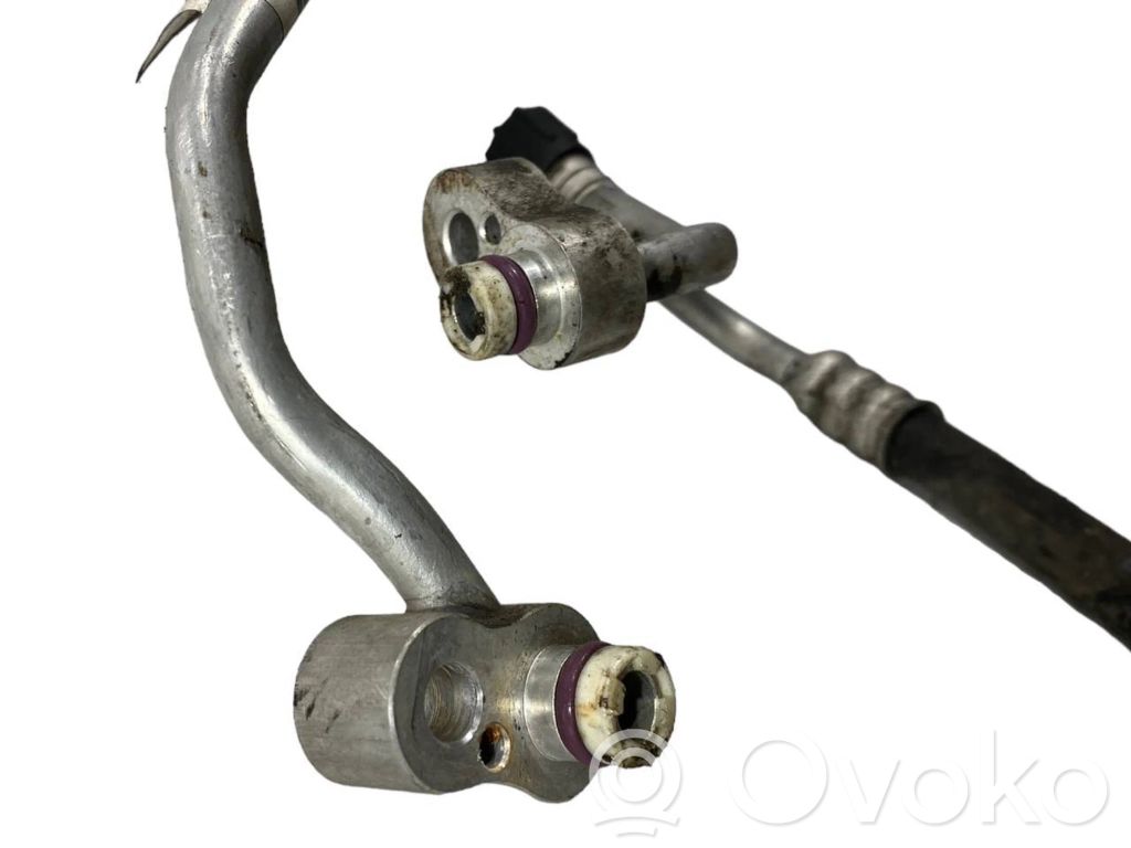 Air conditioner pipe(s) / hose(s)