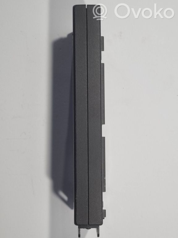 Tālruņa vadības bloks
