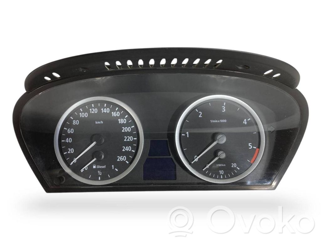 Speedometer (in the instrument panel)