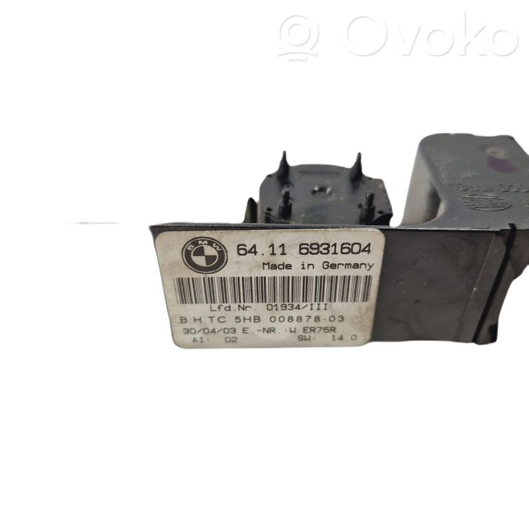 Air conditioning / climate control / interior heating control unit (in the passenger compartment)