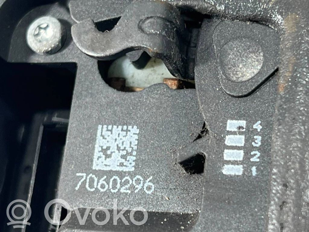 Aizmugurē slēdzene