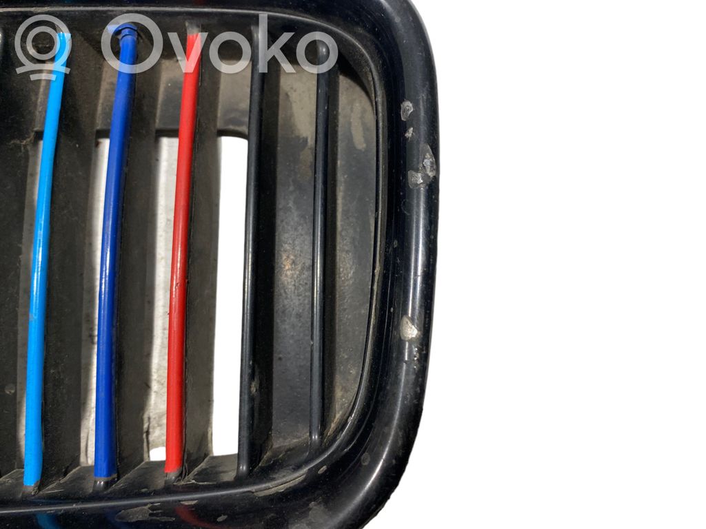 Lower grille (three-piece)