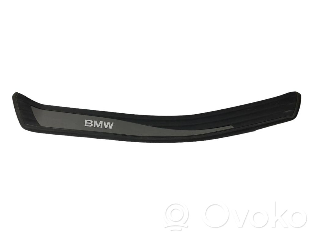 Rear door sill trim (inner)