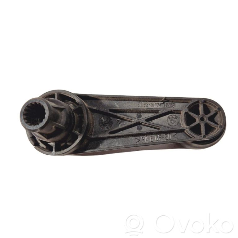 Internal opening handle