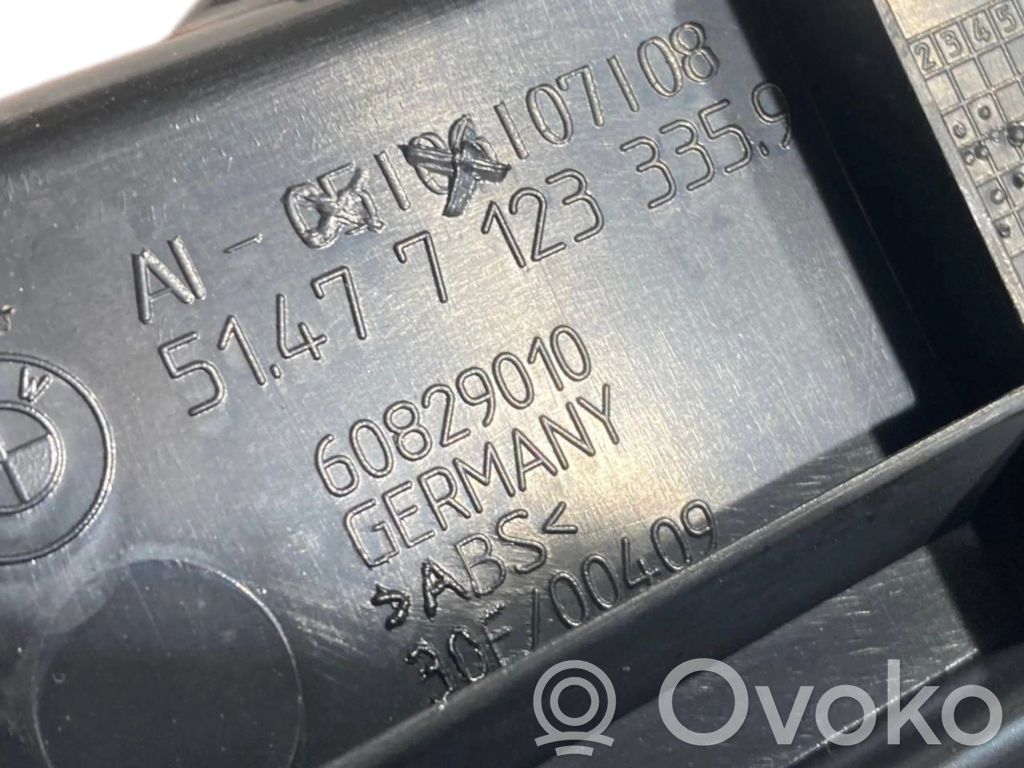 Bagāžnieka sliekšņa dekoratīvā apdare