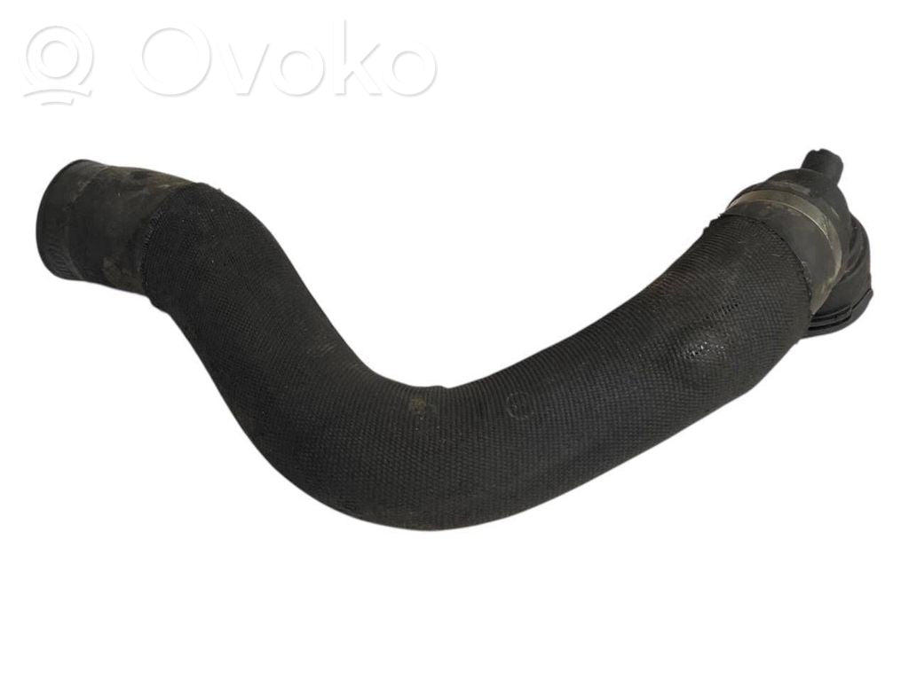 Caurulīte (-es) / šļūtene (-es)