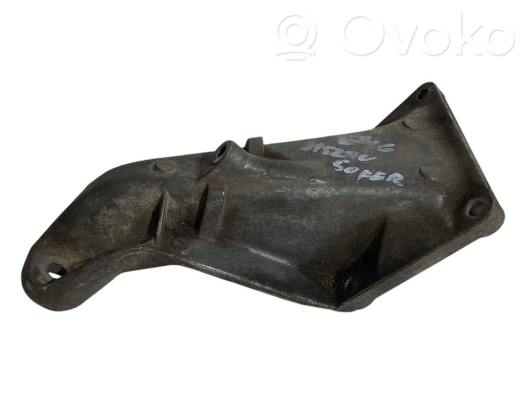 Engine mounting bracket