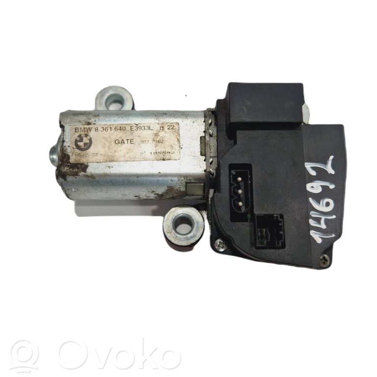 Aizmugurējā loga tīrītāja motoriņš