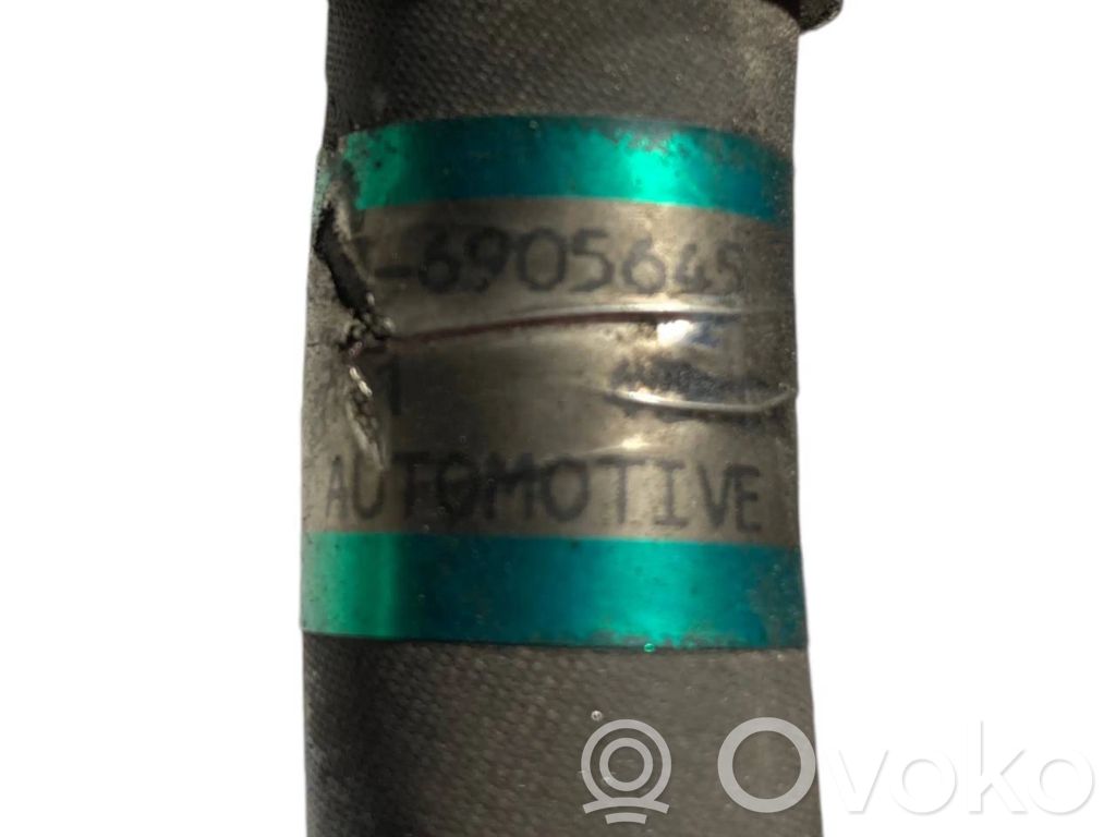Air conditioner pipe(s) / hose(s)