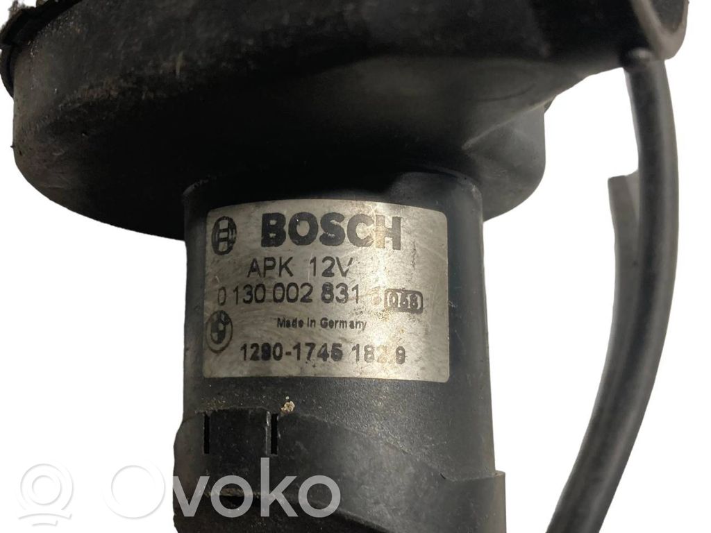 Dzinēja vadības bloka ventilators