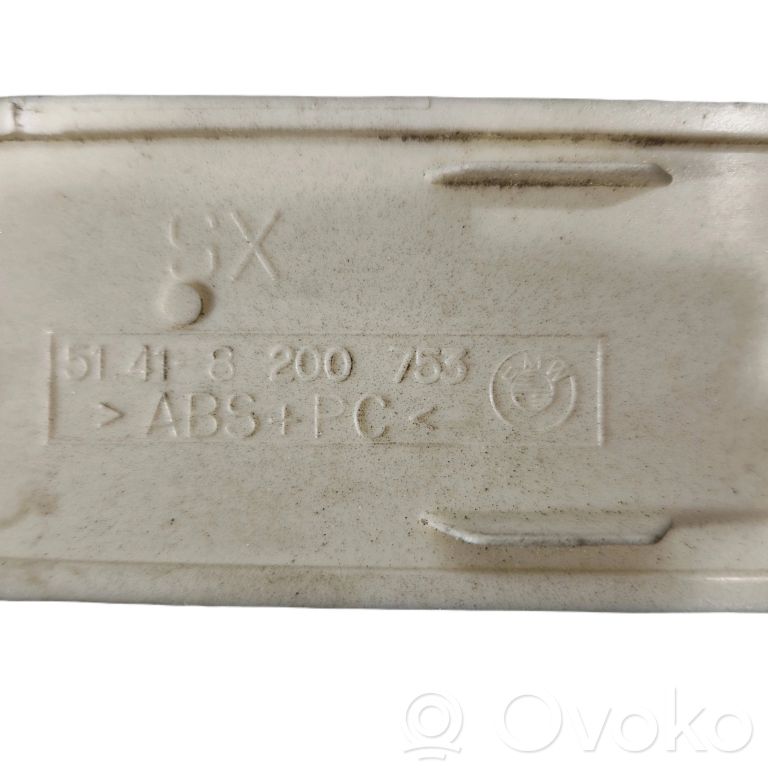 Cita veida salona detaļa