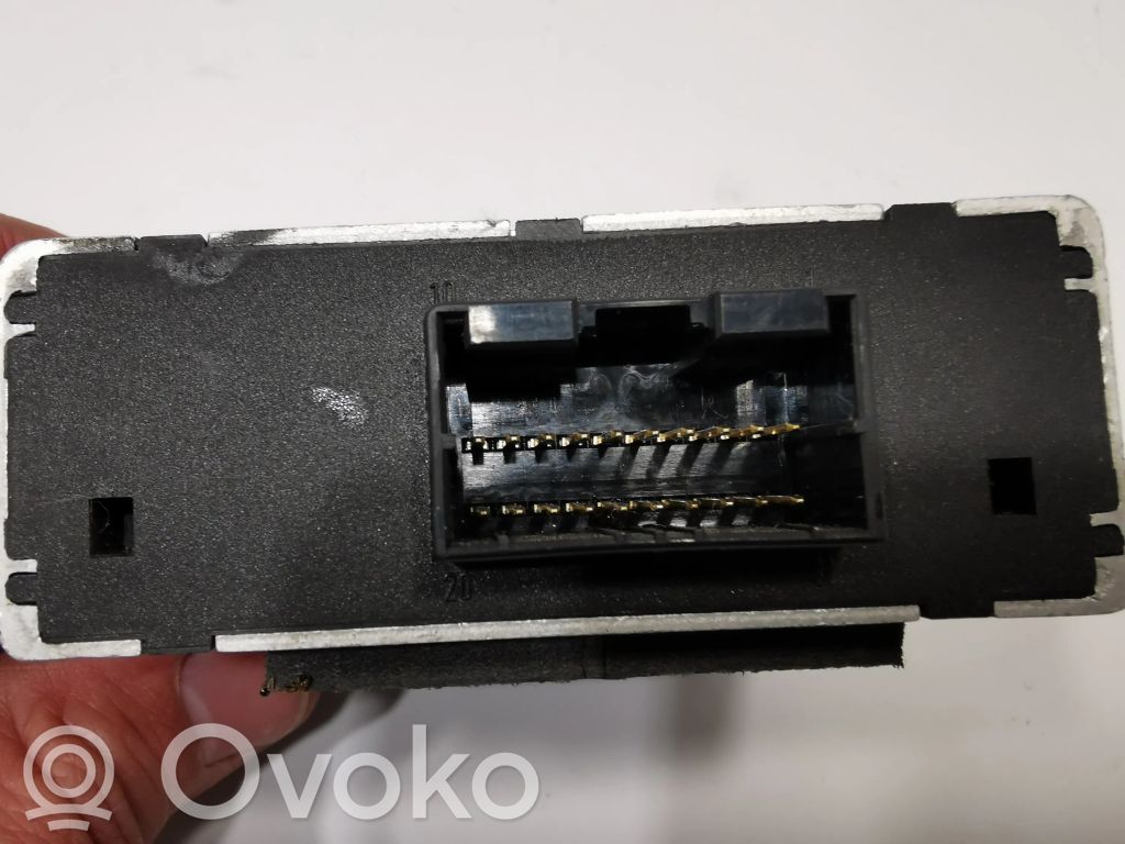 Centrālās atslēgas vadības bloks