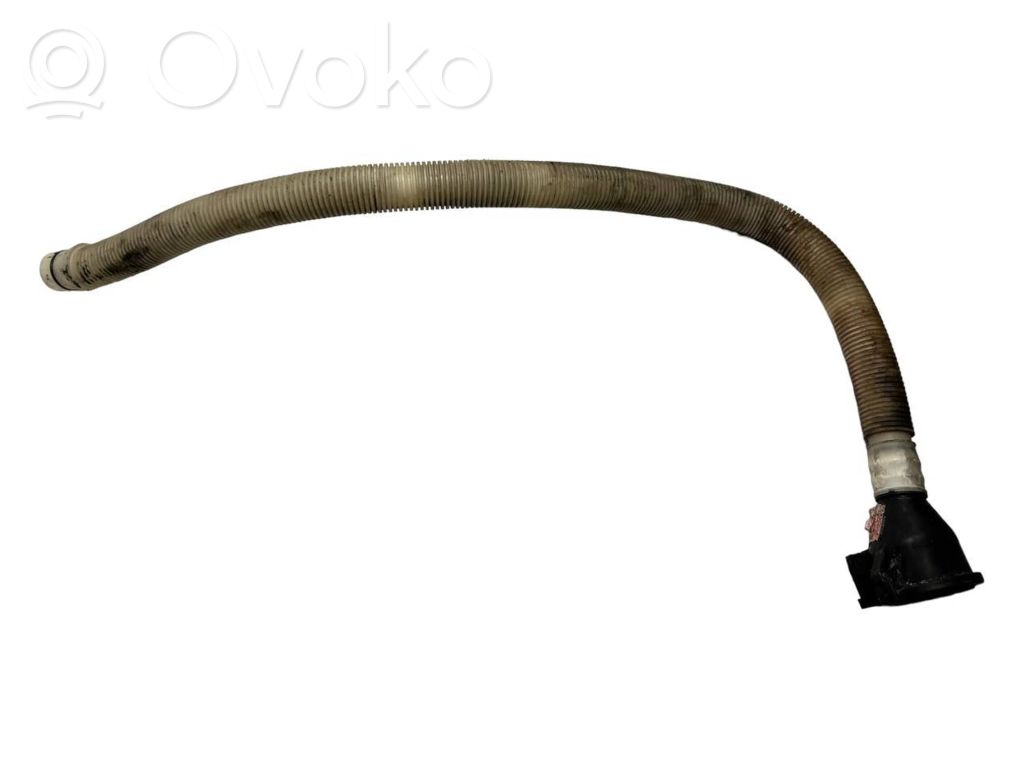 Window fluid reservoir filler pipe
