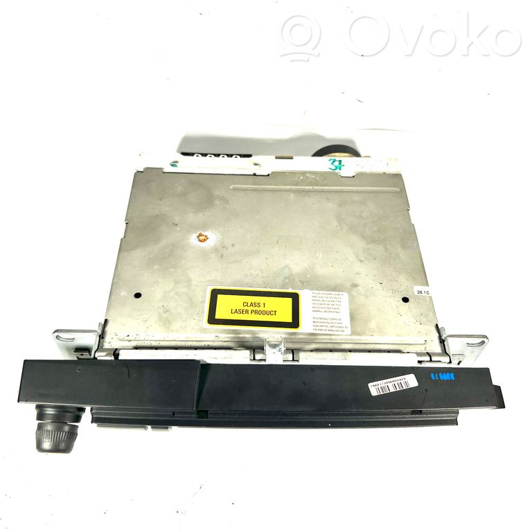 Radio / CD/DVD atskaņotājs / navigācija