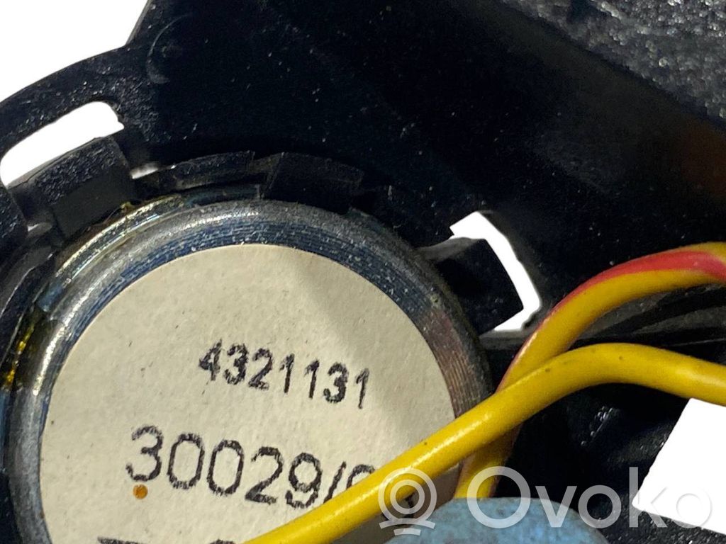 Skaļrunis (-i) priekšējās durvīs