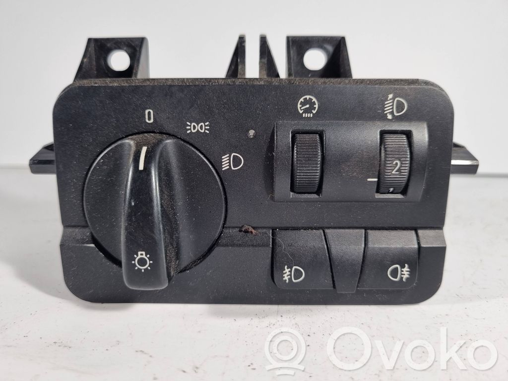 Headlight switch