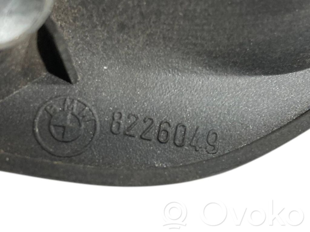 Internal opening handle