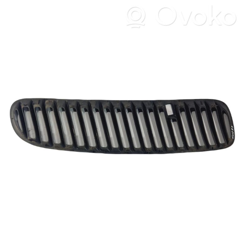 Bonnet decorative grille