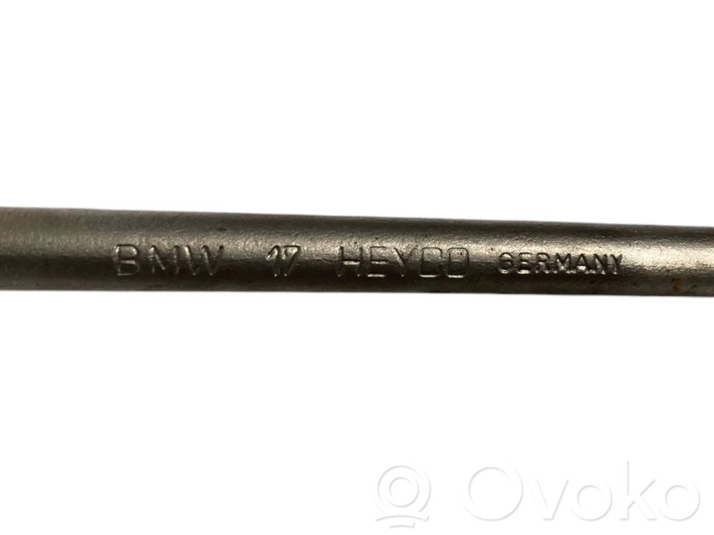 Riteņu uzgriežņatslēga