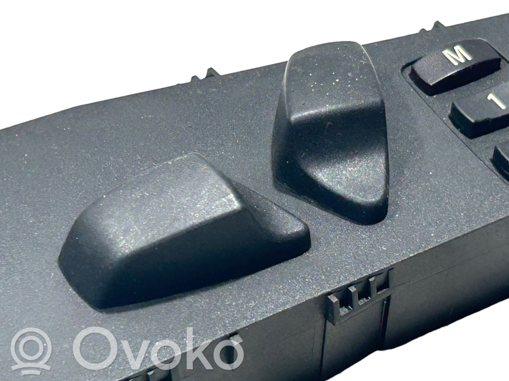Seat adjustment switch(es)