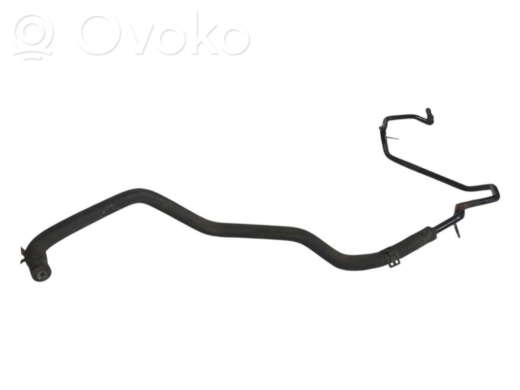 Caurulīte (-es) / šļūtene (-es)