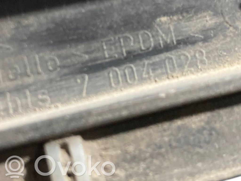 Spārna dekoratīvā apdare (moldings)