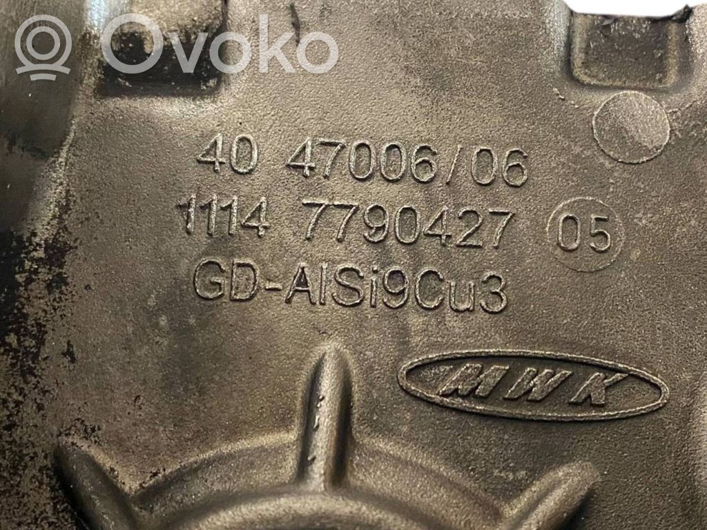 Sadales vārpstas piedziņas ķēdes vāciņš