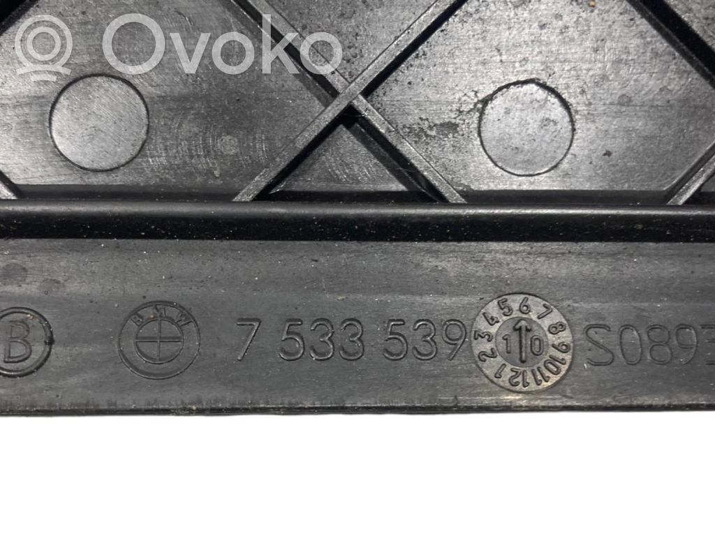 Radiatoru paneļa apakšējā daļa (televizora)