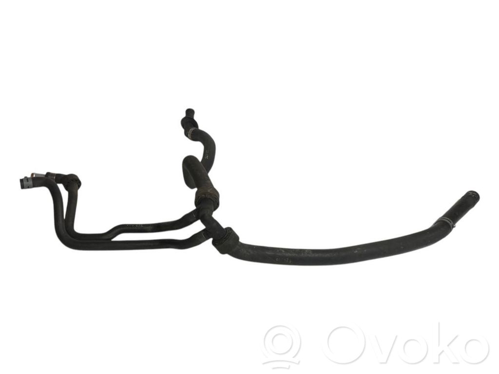 Caurulīte (-es) / šļūtene (-es)