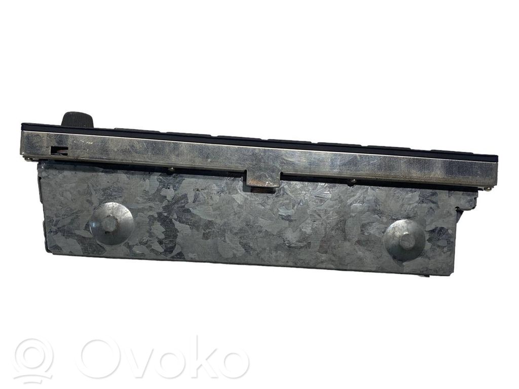 Radio / CD/DVD player / navigation