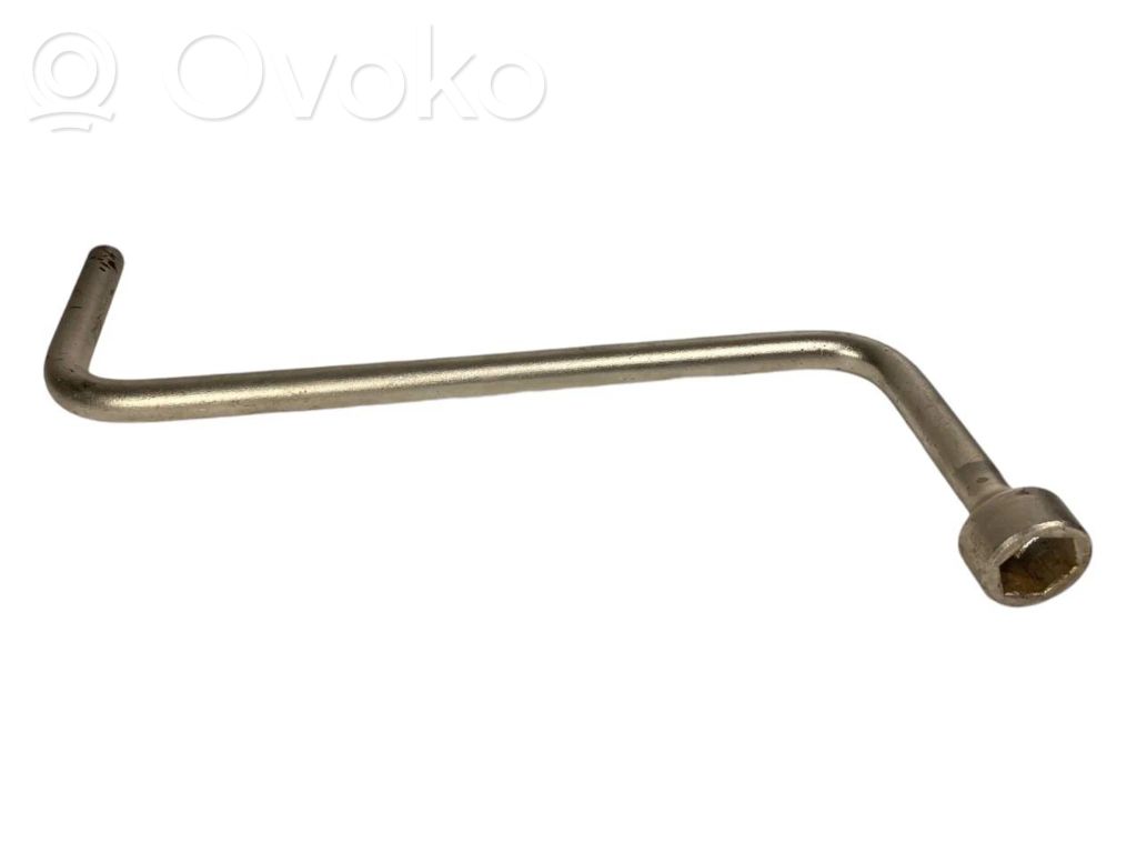 Riteņu uzgriežņatslēga