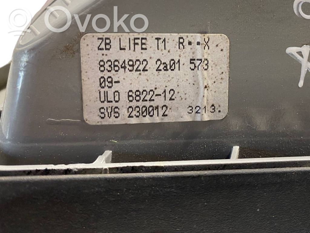 Aizmugurējais lukturis virsbūvē