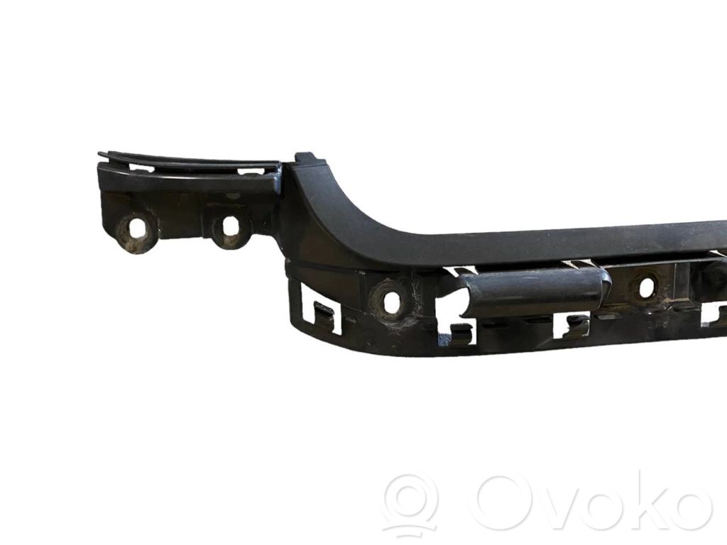 Rear bumper mounting bracket