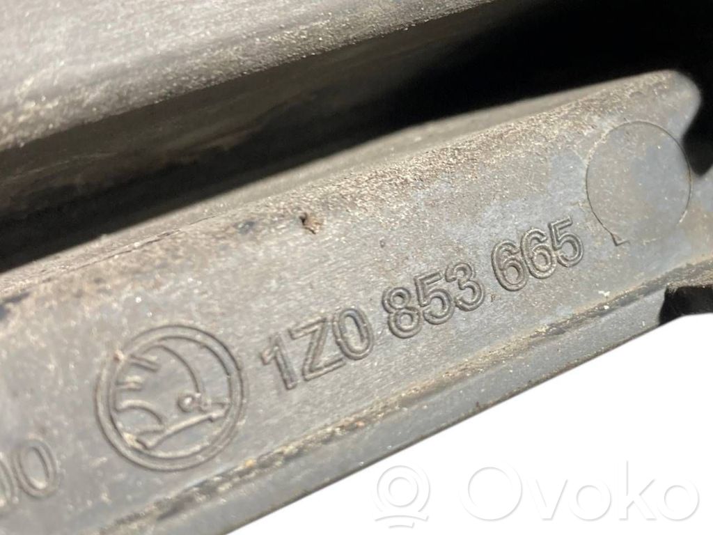 Apakšējais režģis (trīsdaļīgs)