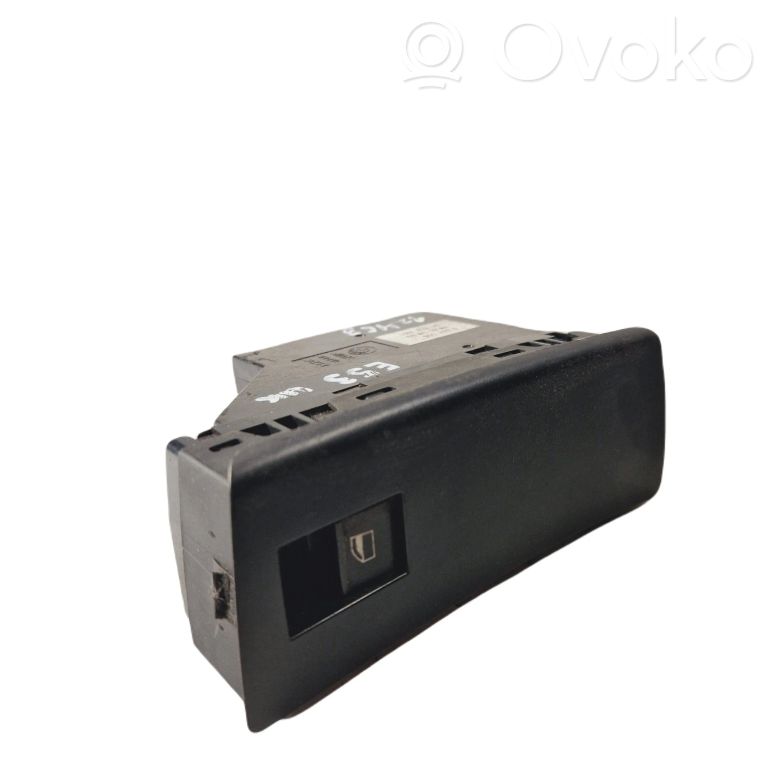Power window switch