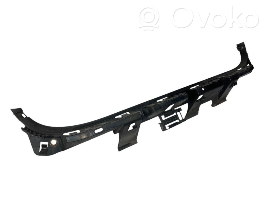 Rear bumper mounting bracket