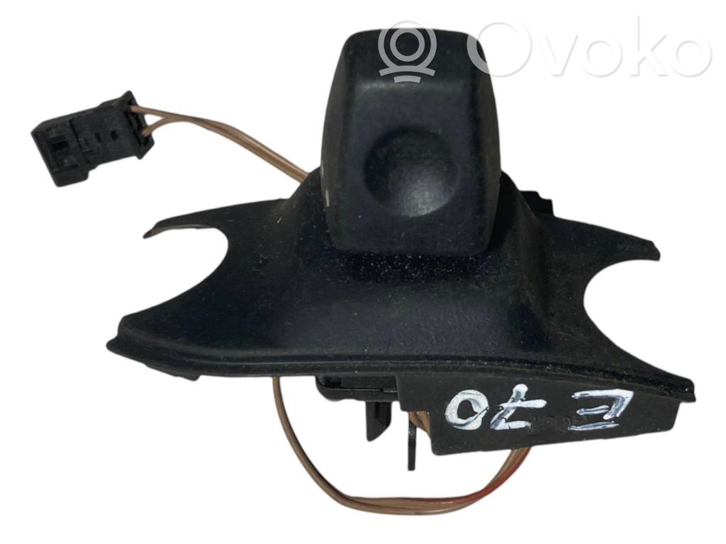 Steering wheel height control switch